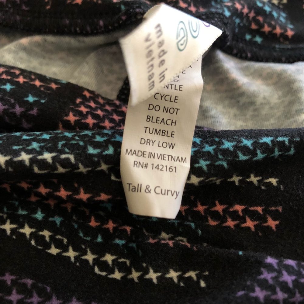 Women’s Lularoe Tall & Curvy Printed Leggings - Picture 4 of 7